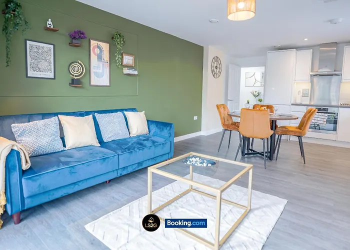 2 Bedroom Apt With Balcony By Ls2G Short Lets & Serviced Accommodation Greater London