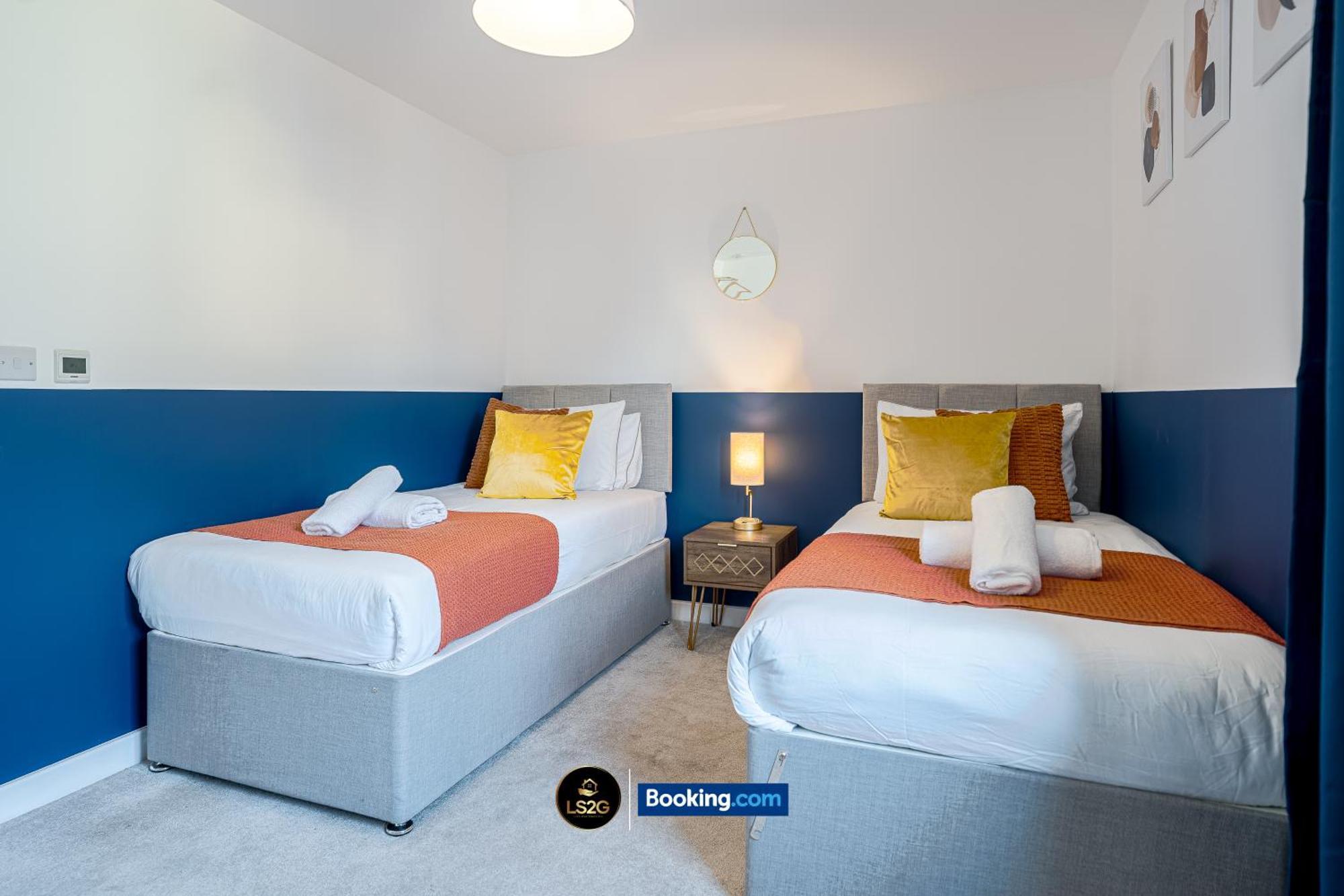 Apartment 2 Bedroom With Balcony By Ls2g Short Lets & Serviced Greater