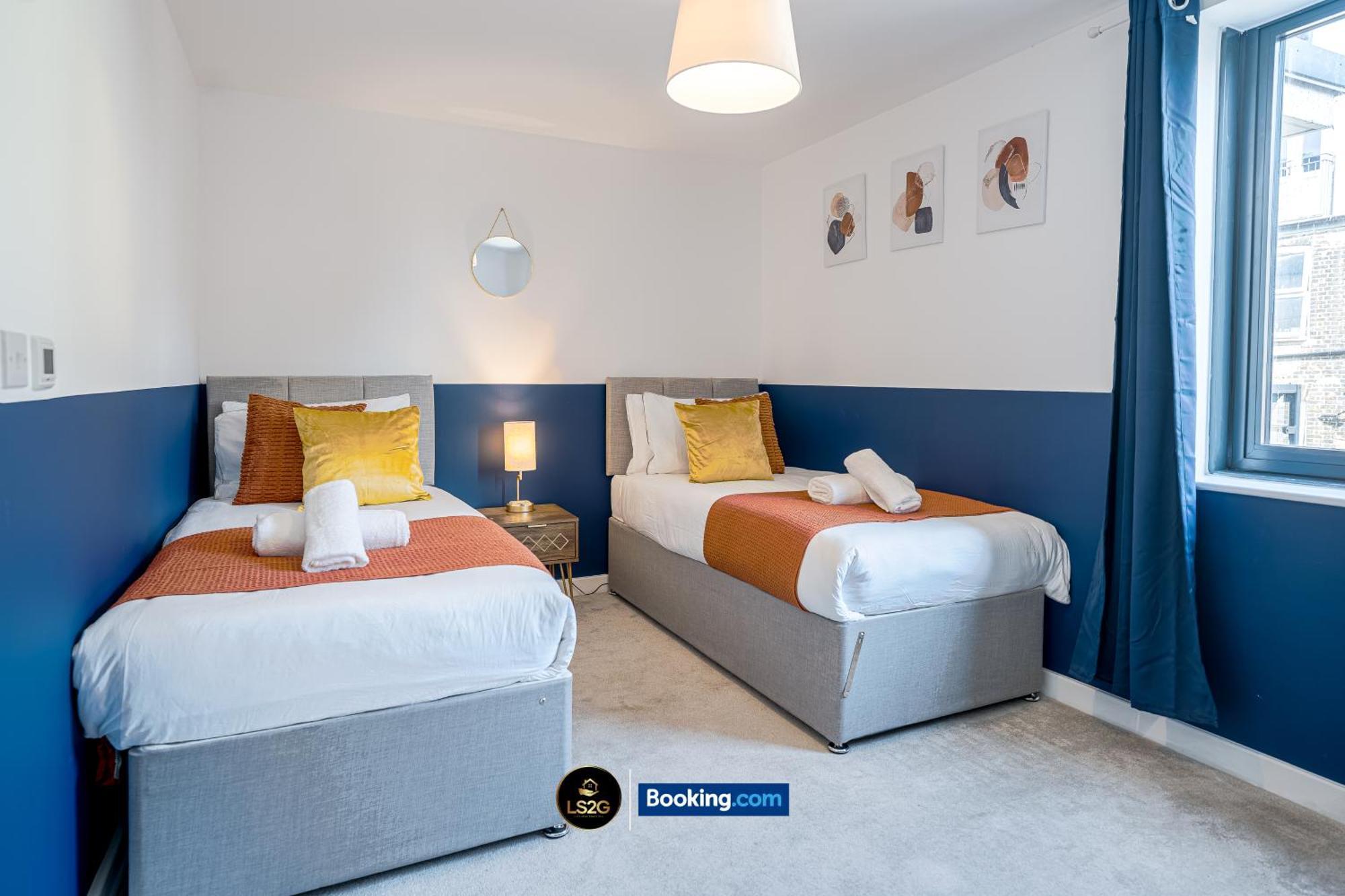 Apartment 2 Bedroom With Balcony By Ls2g Short Lets & Serviced Greater *