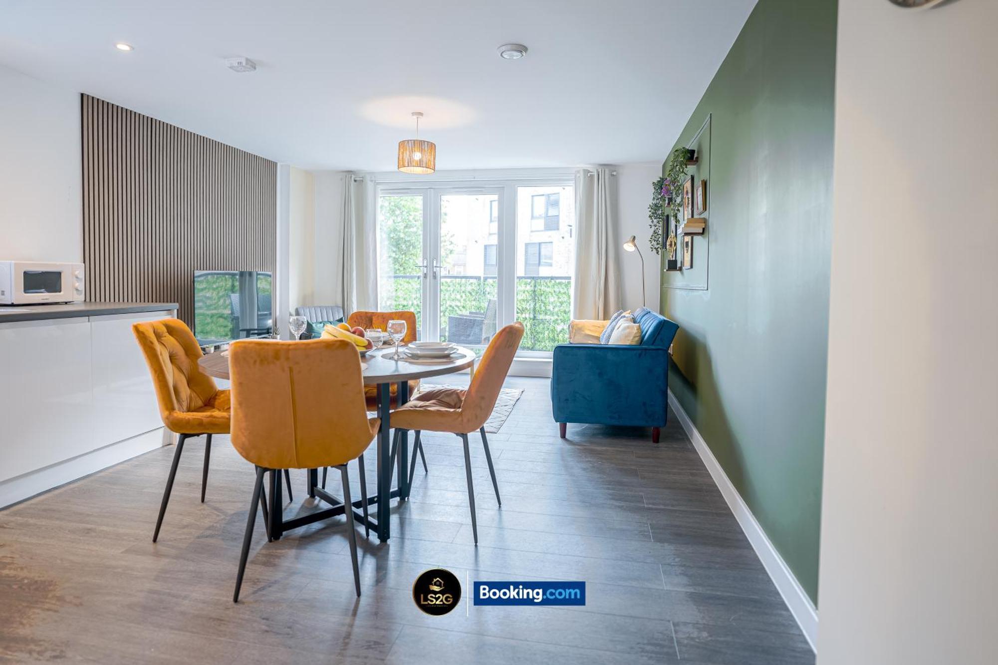 Apartment 2 Bedroom With Balcony By Ls2g Short Lets & Serviced Greater