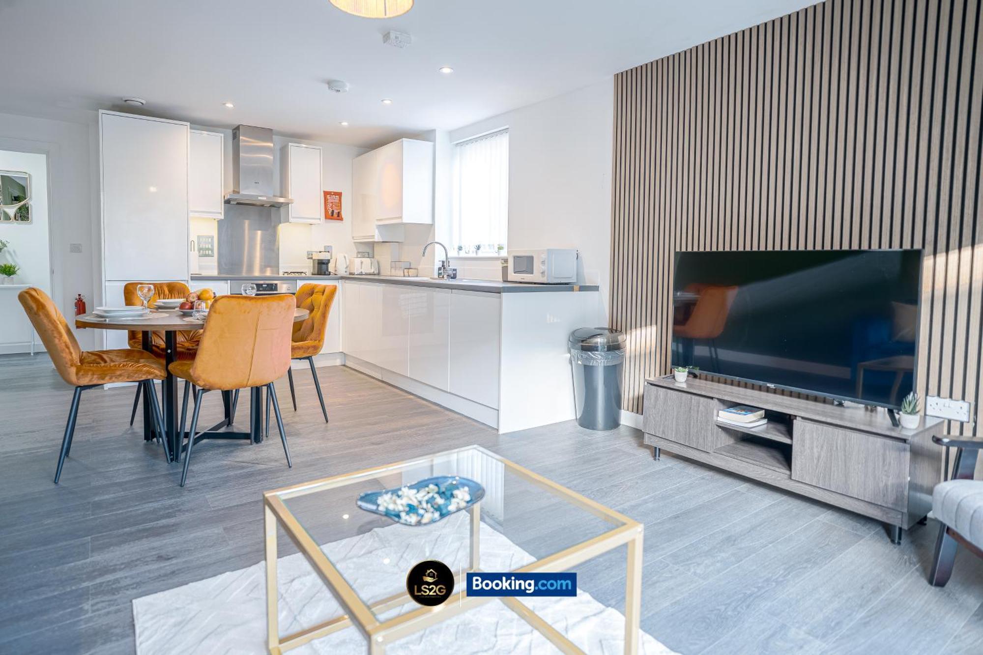 Apartment 2 Bedroom With Balcony By Ls2g Short Lets & Serviced Greater *