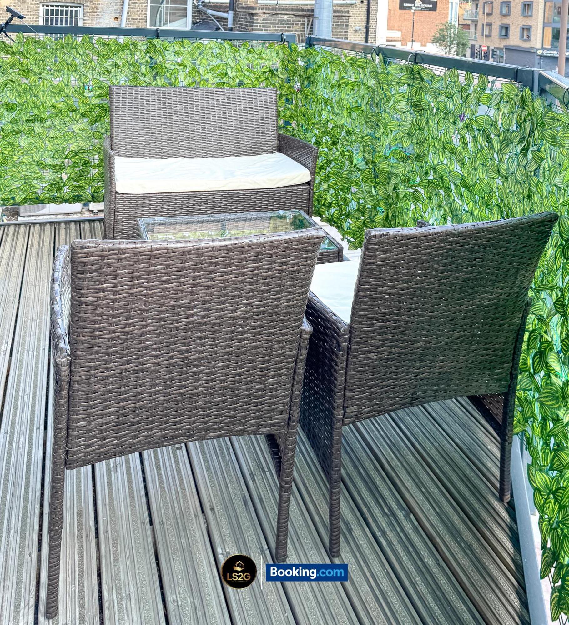 Apartment 2 Bedroom With Balcony By Ls2g Short Lets & Serviced Greater London